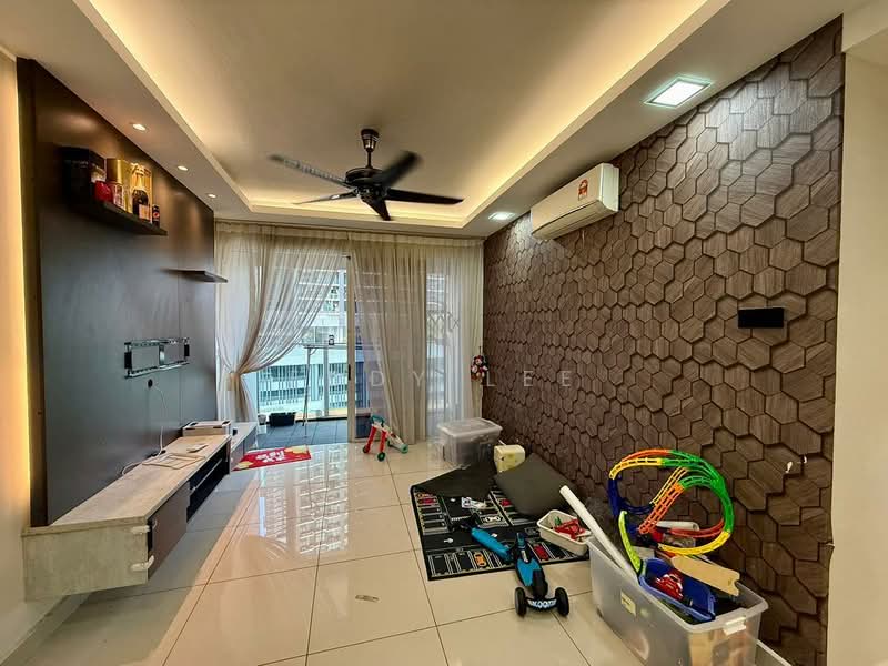 Servis Apartment untuk Dijual di Maxim Residences - Eddy Lee - Living Room - PropertyGuru.com.my