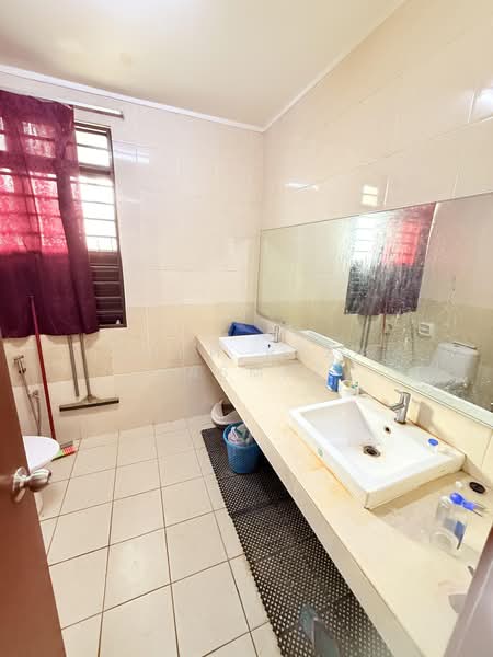 2-storey Terraced House for Sale in Denai Alam (Shah Alam) - SHAH REZA SASMAT - masterbed Bathroom - PropertyGuru.com.my