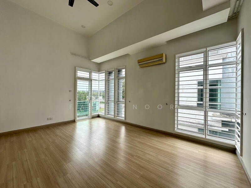 Master bedroom