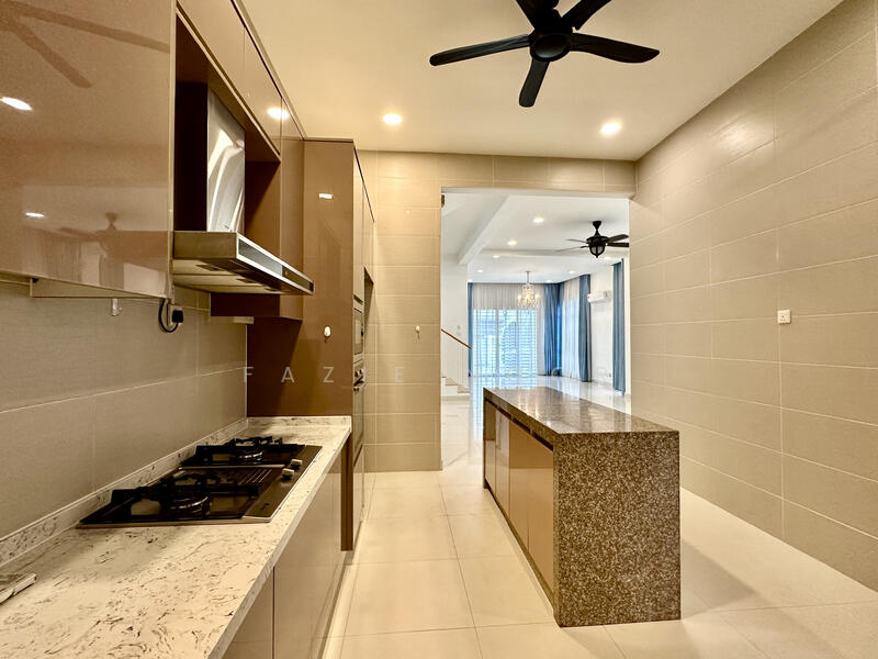 Dry Kitchen