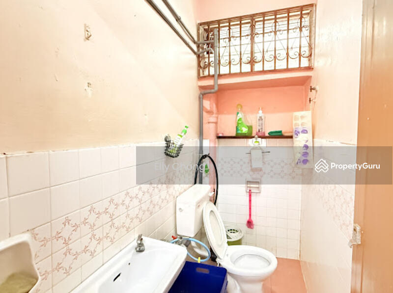 Rumah Teres untuk Dijual di Taman Desa Aman (Cheras) - Elly Chong - Bathroom - PropertyGuru.com.my