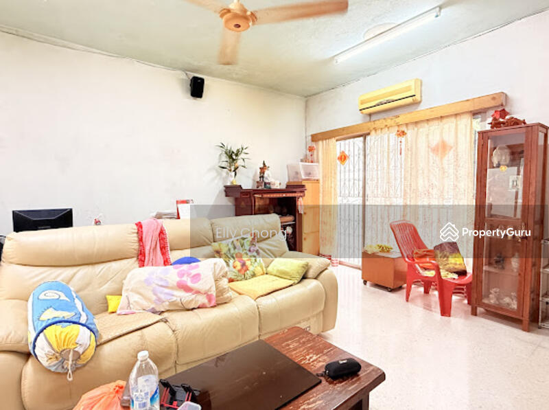 Rumah Teres untuk Dijual di Taman Desa Aman (Cheras) - Elly Chong - Living Room - PropertyGuru.com.my