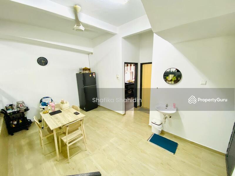 Rumah Teres untuk Dijual di Taman Selayang Utama (Selayang) - Shafika Shahidin - Kitchen - PropertyGuru.com.my