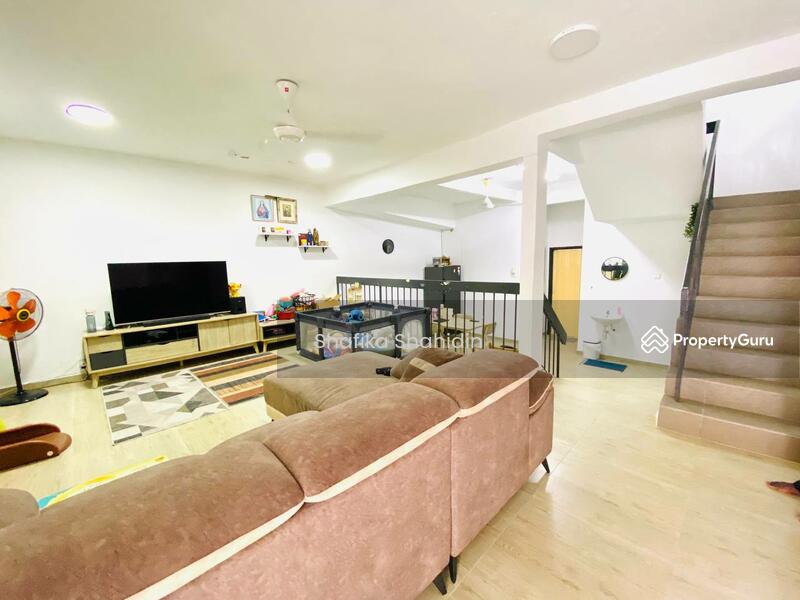 Rumah Teres untuk Dijual di Taman Selayang Utama (Selayang) - Shafika Shahidin - Living Room - PropertyGuru.com.my