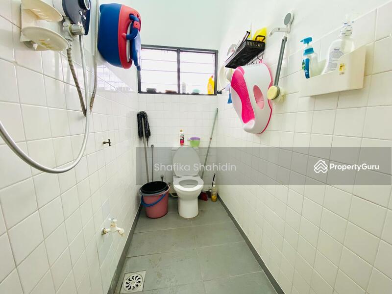Rumah Teres untuk Dijual di Taman Selayang Utama (Selayang) - Shafika Shahidin - Bathroom - PropertyGuru.com.my