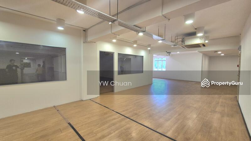 Untuk Disewa - Puchong Renovated Shop Office for Rent 30,000 sqft with Lift Access