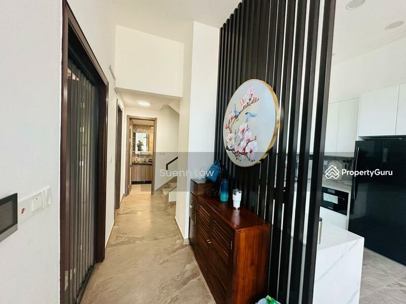 Cluster House for Sale in Forest City (Gelang Patah) - Suenn Low - Hallway - PropertyGuru.com.my