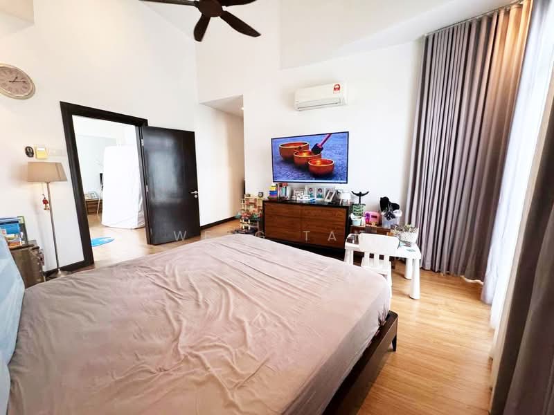 2-storey Terraced House for Sale in Laman Glenmarie (Shah Alam) - Weng Tan - Master Bedroom - PropertyGuru.com.my
