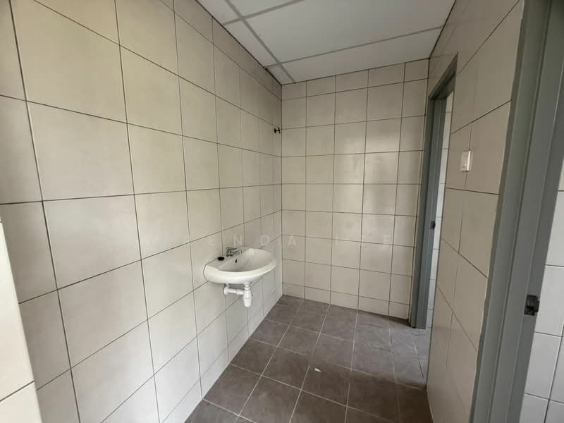 Terrace Factory for Rent in Ampang (Selangor) - Brenda Lee - Bathroom - PropertyGuru.com.my