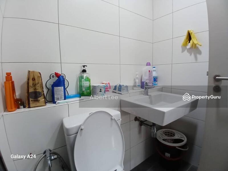Service Residence for Sale at Paloma @ Tropicana Metropark - Albert Lee - Bathroom - PropertyGuru.com.my