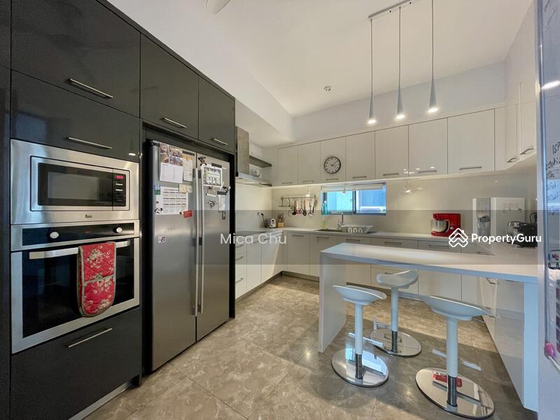 Dry kitchen