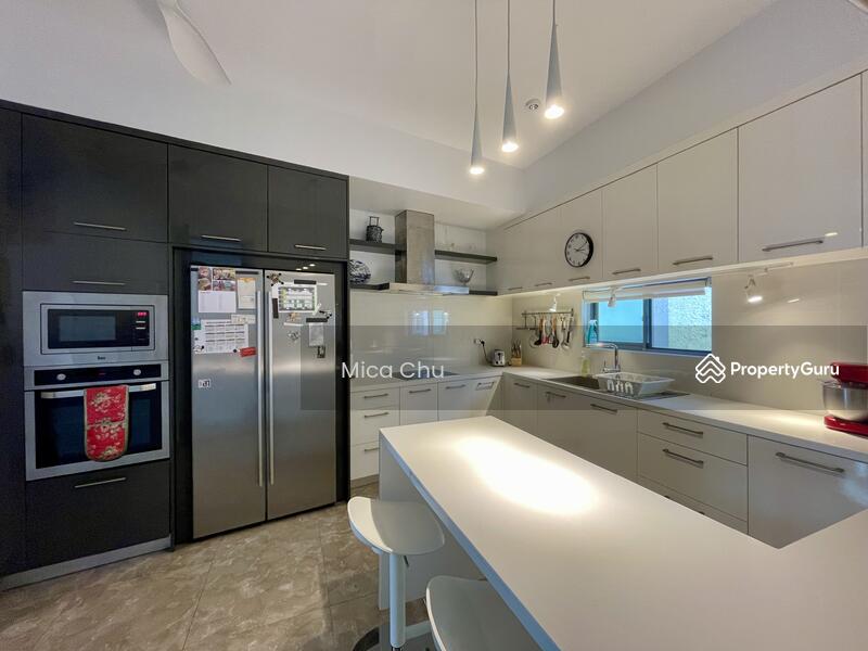 Dry kitchen