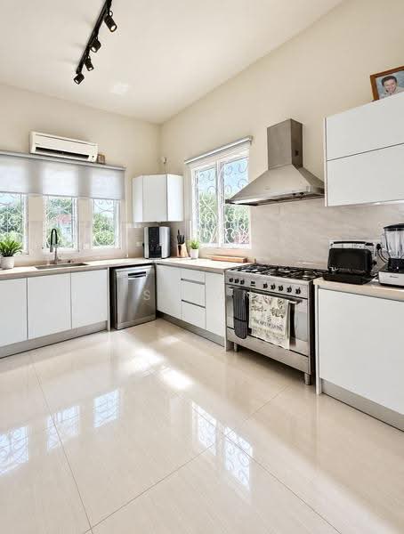 Bungalow House for Sale in Batu Ferringhi (Penang) - Susan Chia - Kitchen - PropertyGuru.com.my