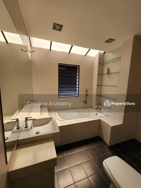 Rumah Berkembar untuk Dijual di Batu 9 (Cheras) - Caroline Arulsamy - Bathroom - PropertyGuru.com.my