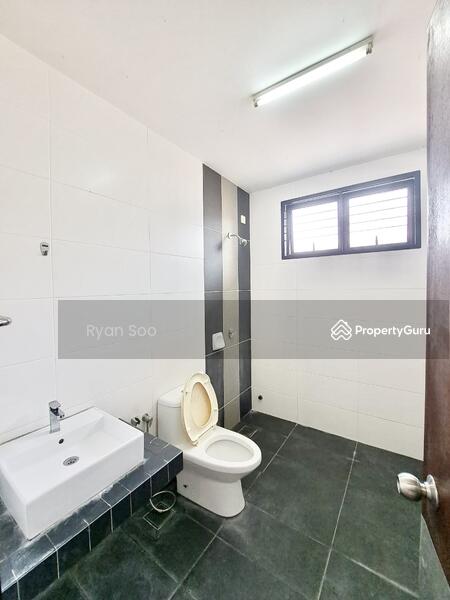 Rumah Teres 2 Tingkat untuk Dijual di Denai Alam (Shah Alam) - Ryan Soo - Bathroom - PropertyGuru.com.my