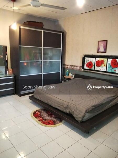 2-storey Terraced House for Sale in Taman Prima Saujana (Kajang) - Soon Sheng Law - Master Bedroom - PropertyGuru.com.my