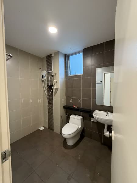 Apartment for Sale at D'Rich Executive Suites - Tan Teak Hai - Bathroom - PropertyGuru.com.my