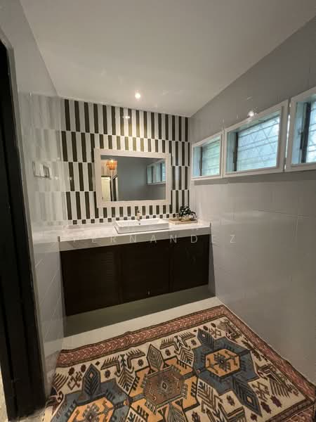 Bungalow for Sale in Seksyen 5 (Petaling Jaya) - Shawn Fernandez - Master Bathroom - PropertyGuru.com.my