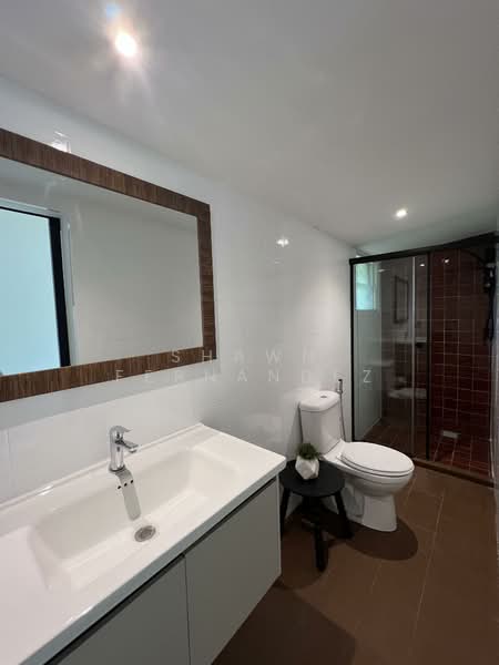 Bungalow for Sale in Seksyen 5 (Petaling Jaya) - Shawn Fernandez - 4th Bedroom attached Bathroom - PropertyGuru.com.my