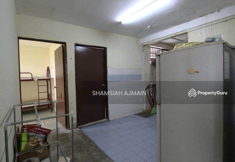 Untuk Dijual - Flat PKNS Section 7