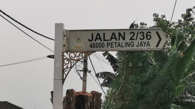 For Sale - PJ OLD TOWN SINGLE BUNGALOW FOR SALE