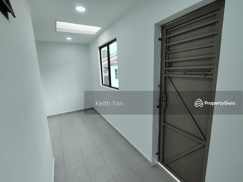 Rumah Teres 1-Tingkat untuk Dijual di Taman Rembia Perkasa (Rembia) - Keith Tan - Entrance - PropertyGuru.com.my
