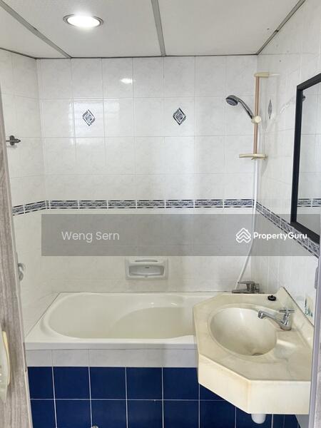 Kondominium untuk Disewa di E-Park Condominium - Weng Sern - Bathroom - PropertyGuru.com.my
