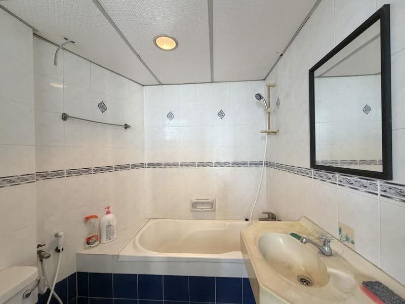 Condominium for Rent at E-Park Condominium - Weng Sern - Bathroom - PropertyGuru.com.my