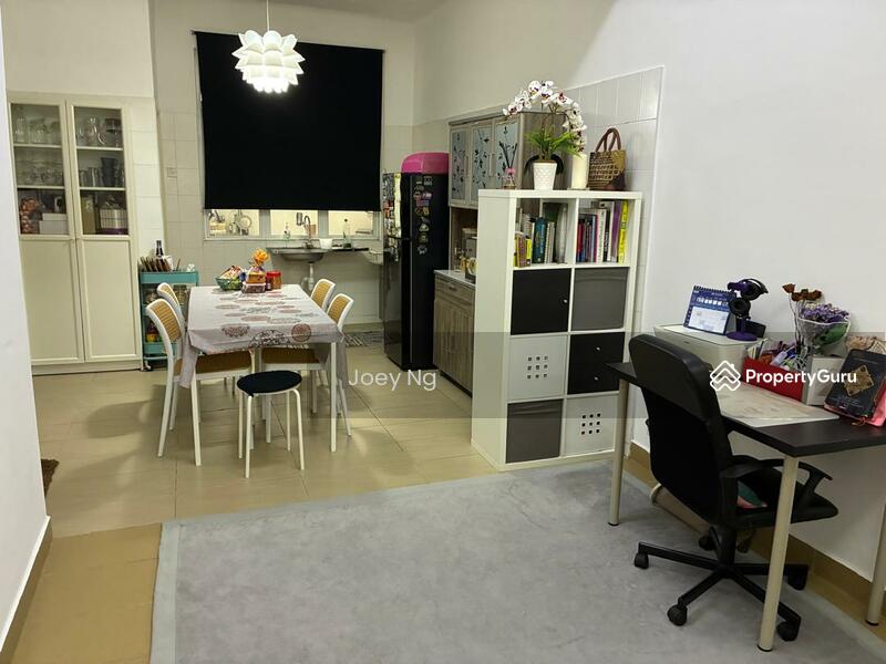 Dining & Kitchen