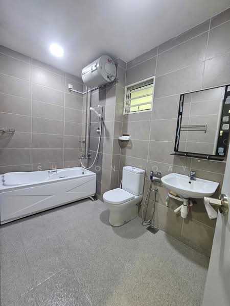 Servis Apartment untuk Disewa di Summerton - Sharon Goay - Bathroom - PropertyGuru.com.my