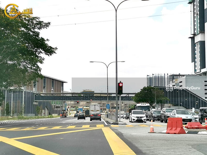 Linked bridge to Jinjang MRT station