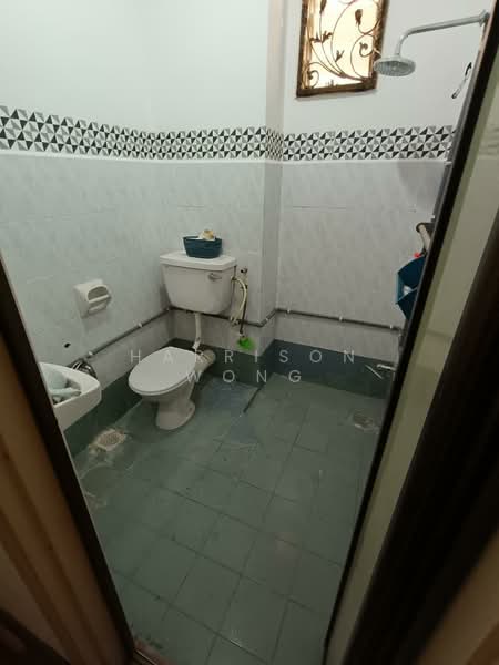 Rumah Teres untuk Dijual di Alam Damai (Cheras) - Harrison Wong - Bathroom - PropertyGuru.com.my