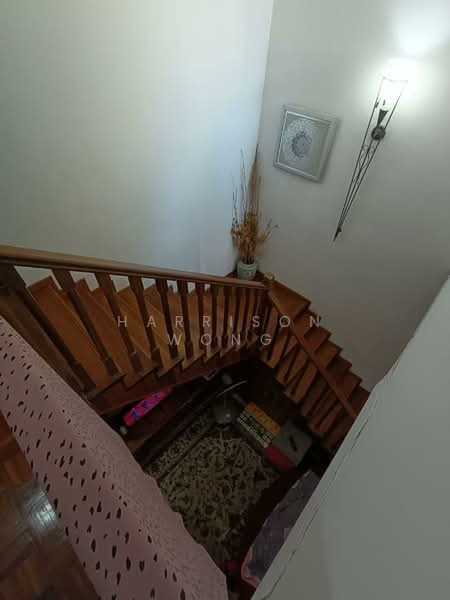 Rumah Teres untuk Dijual di Alam Damai (Cheras) - Harrison Wong - Stairs - PropertyGuru.com.my