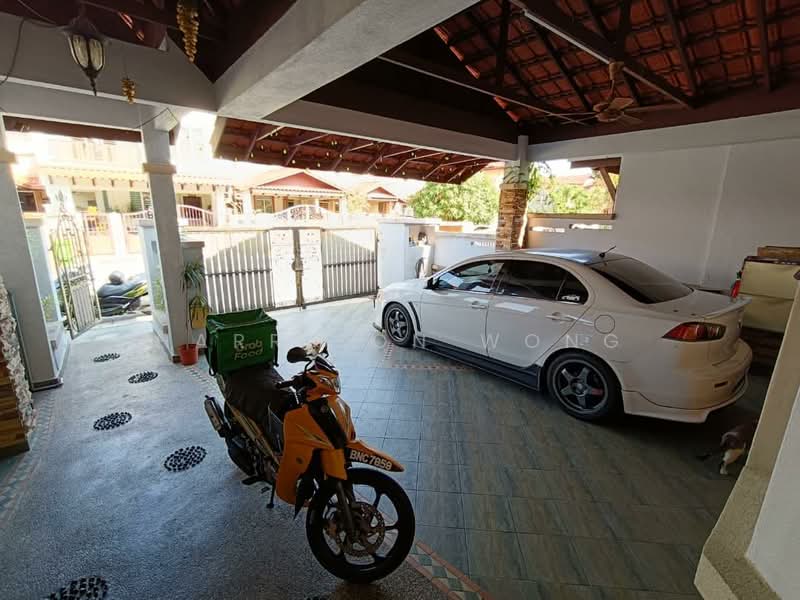 Rumah Teres untuk Dijual di Alam Damai (Cheras) - Harrison Wong - Car Park - PropertyGuru.com.my