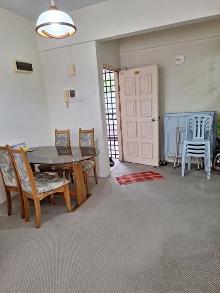 Pangsapuri untuk Dijual di Bunga Raya Apartment - Kim L. Law - Dining Room - PropertyGuru.com.my