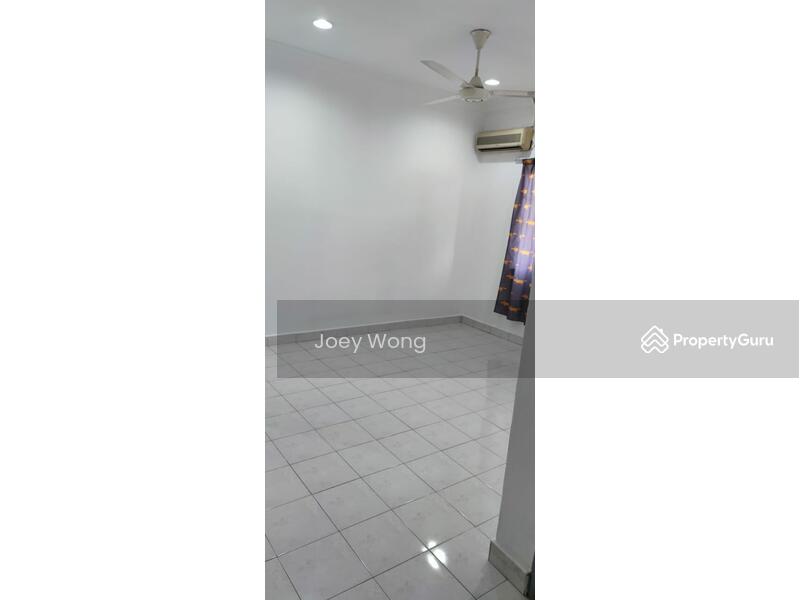 Townhouse for Sale at Avant Court Condominium - Joey Wong - Living Room - PropertyGuru.com.my