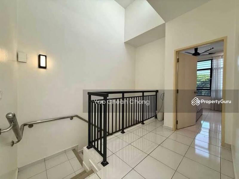 2-storey Terraced House for Sale in Shah Alam (Selangor) - Yap Chean Chong - Stairs - PropertyGuru.com.my
