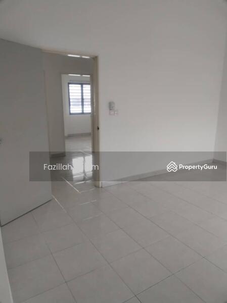 Rumah Teres 2 Tingkat untuk Dijual di Bandar Puncak Alam (Puncak Alam) - Fazillah Rahim - Living Room - PropertyGuru.com.my