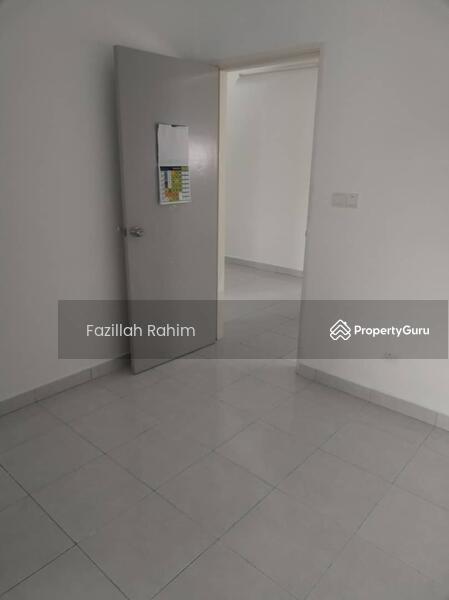 Rumah Teres 2 Tingkat untuk Dijual di Bandar Puncak Alam (Puncak Alam) - Fazillah Rahim - Entrance - PropertyGuru.com.my