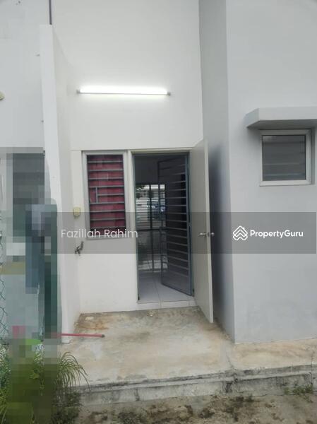 Rumah Teres 2 Tingkat untuk Dijual di Bandar Puncak Alam (Puncak Alam) - Fazillah Rahim - Entrance - PropertyGuru.com.my
