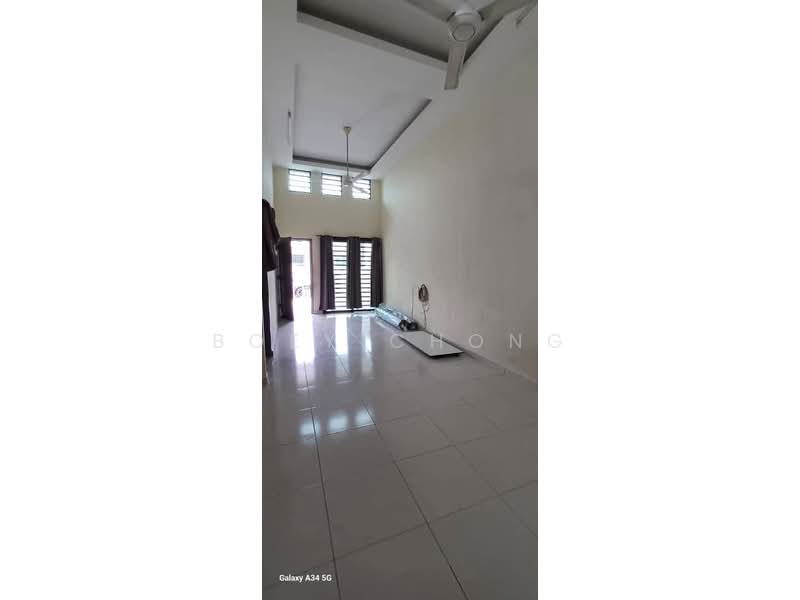 Chemor Idaman untuk Untuk Dijual - RM 260,000, Mac 2026 - Living Room - PropertyGuru.com.my