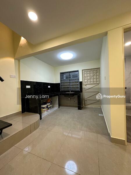 Kota Puteri 2 Sty Low Cost House For Sale untuk Untuk Dijual - RM 380,000, Apr 2026 - Kitchen - PropertyGuru.com.my