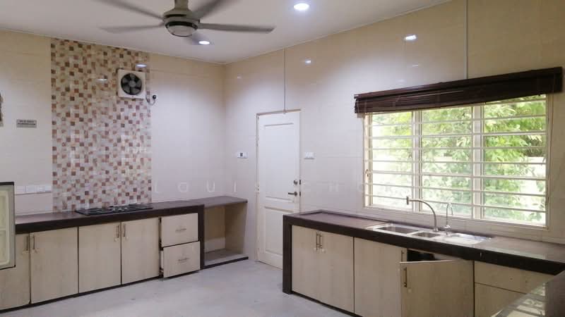 Rumah Teres 2.5-Tingkat untuk Disewa di Seksyen 25 (Shah Alam) - Louis Chor - Kitchen - PropertyGuru.com.my