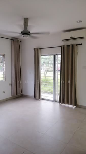 Rumah Teres 2.5-Tingkat untuk Disewa di Seksyen 25 (Shah Alam) - Louis Chor - Living Room - PropertyGuru.com.my