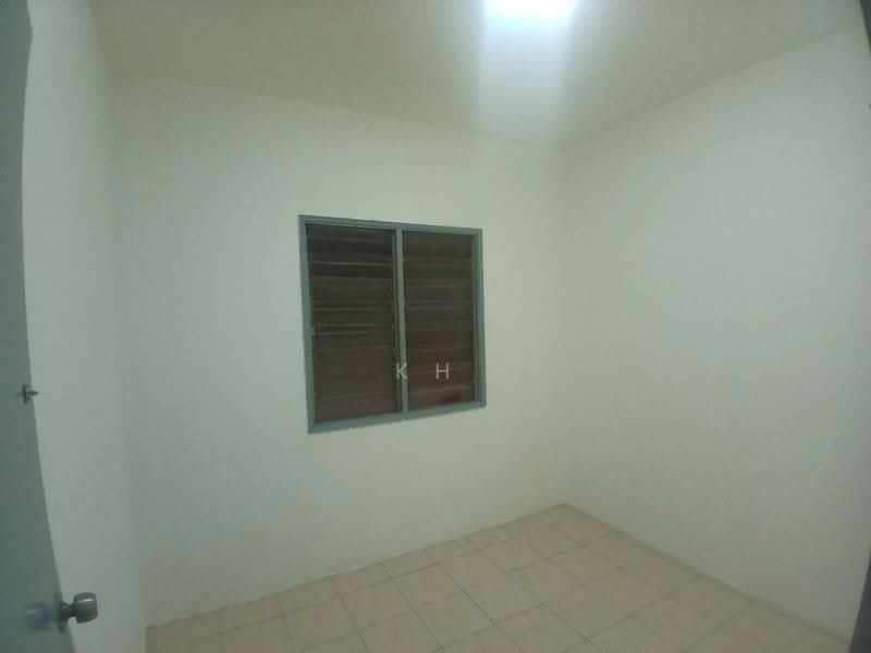 Pangsapuri untuk Dijual di Kinrara Putri - KH Khoo - Bedroom - PropertyGuru.com.my