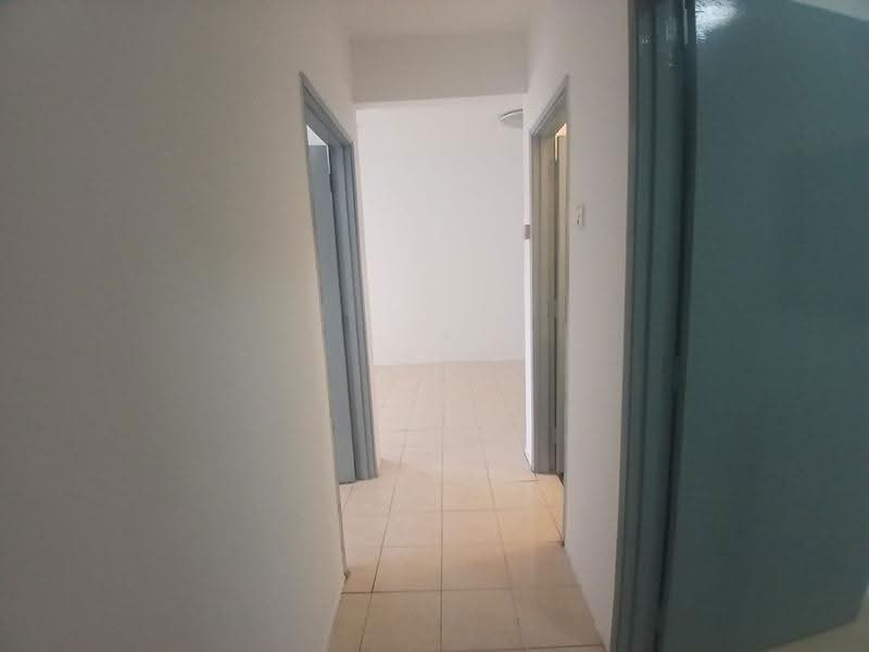Pangsapuri untuk Dijual di Kinrara Putri - KH Khoo - Corridor - PropertyGuru.com.my