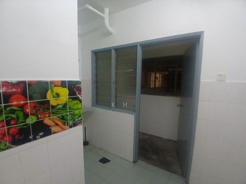 Pangsapuri untuk Dijual di Kinrara Putri - KH Khoo - Kitchen - PropertyGuru.com.my