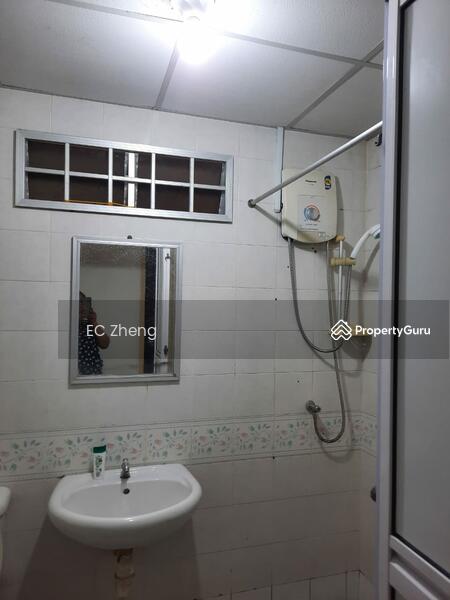 Condominium for Sale at Putra Place Condominium - EC Zheng - Bathroom - PropertyGuru.com.my