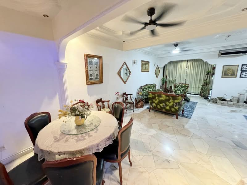 2-storey Terraced House for Sale in Johor Bahru (Johor) - Sufi Norman - Living Room - PropertyGuru.com.my