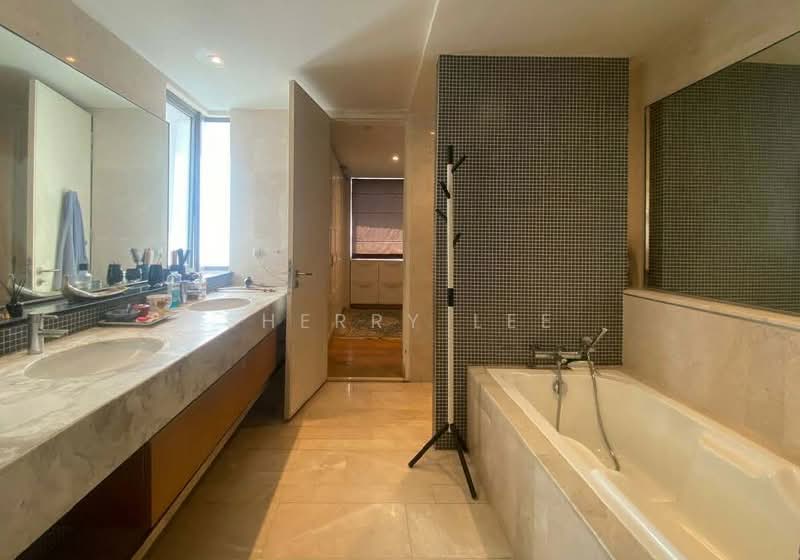 Condominium for Sale at 2 Hampshire - Sherry Lee - Bathroom - PropertyGuru.com.my